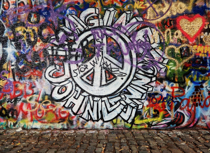 Murales dedicato a Imagine di John Lennon Murales dedicato a Imagine di John Lennon