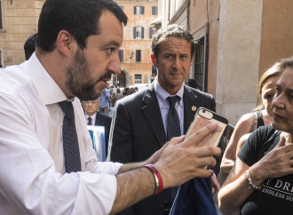 La barbarie di un libro costruito su chat rubate