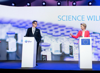 «Processate von der Leyen e Bourla per crimini contro l'umanità»