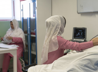 Gravidanze adolescenziali, nuova offensiva dell'Oms