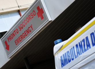 In ambulanza manca la mascherina: infartuato muore per il ritardo