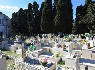 Como, nota sulle esequie dopo il mantra buddista in chiesa