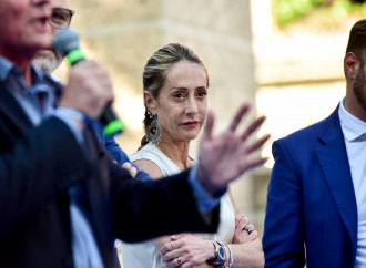 Attacco ad Arianna, ma il familismo danneggia il Governo