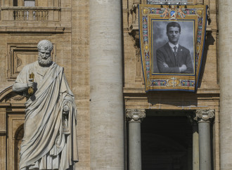Armani, Baudo, Acutis e Frassati tra mode ed eternità