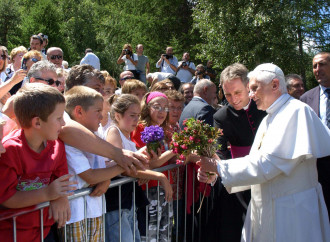 Gänswein su Ratzinger: "Una gentilezza più solida del marmo"