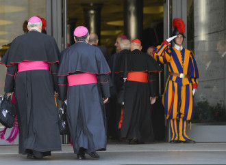 Sinodo avvelenato, scelta di campo Cei: appoggiare i gay pride