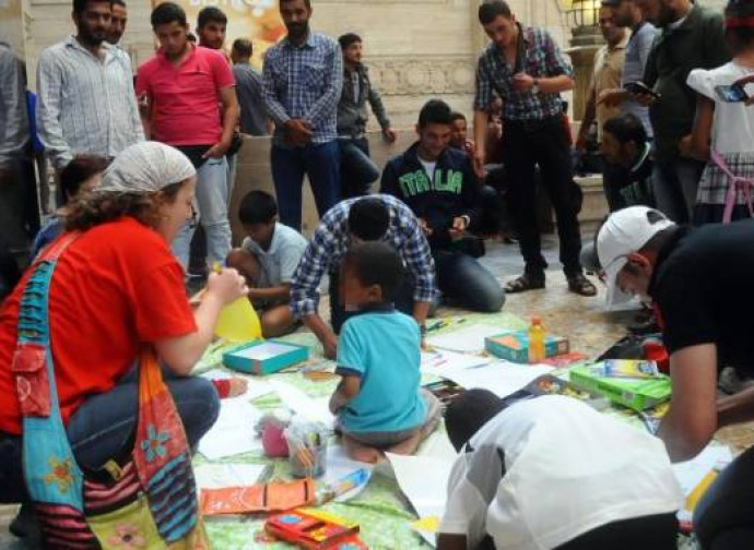 Immigrati alla Stazione Centrale di Milano