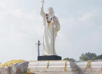 Proteste in India contro l’installazione di una statua di Gesù