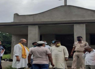 Due cristiani arrestati e una chiesa vandalizzata in India per conversioni forzate