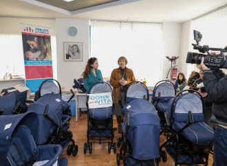 Dai passeggini ai biberon, Pro Vita aiuta 10 mamme