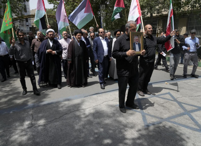Teheran, protesta per l'uccisione di Haniyeh (La Presse) Teheran, protesta per l'uccisione di Haniyeh (La Presse)