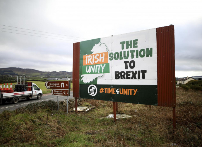Manifesto irredentista al confine irlandese Manifesto irredentista al confine irlandese