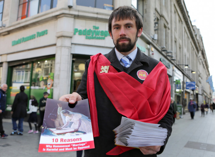 Un militante dell'Irish society for christian civilization Un militante dell'Irish society for christian civilization