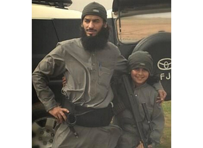 Isis, piccoli jihadisti Isis, piccoli jihadisti