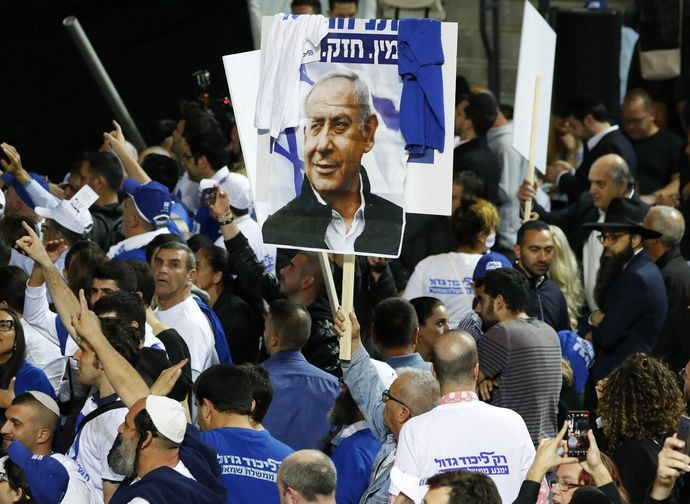 Israele, sostenitori di Netanyahu in piazza