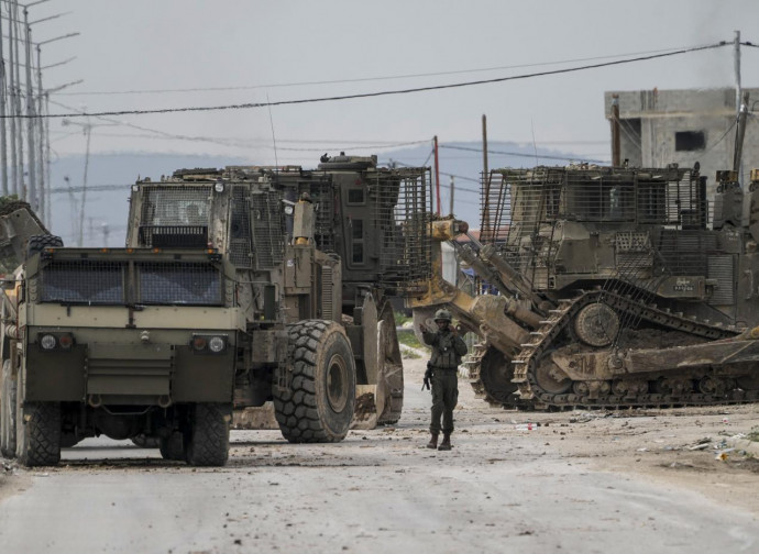 Mezzi corazzati israeliani a Jenin (La Presse) Mezzi corazzati israeliani a Jenin (La Presse)