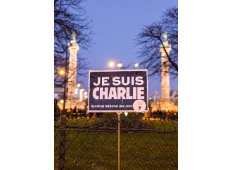 Charlie Hebdo accusa Dio. E' la vittoria dei terroristi