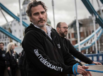 Joaquin Phoenix contro “l’agricoltura industriale che distrugge il pianeta”