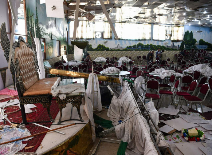 Kabul, il locale devastato dalla bomba Kabul, il locale devastato dalla bomba