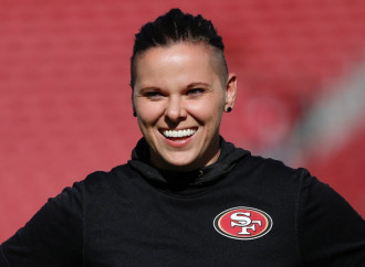 La prima allenatrice lesbica del Super Bowl