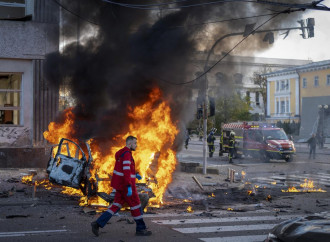 Bombardate le città ucraine, altro passo nell'escalation
