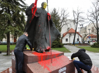 Egemone e laicista: la nuova Polonia deve cancellare Wojtyła
