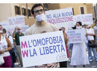 La lobby gay imbavaglia
i giornalisti