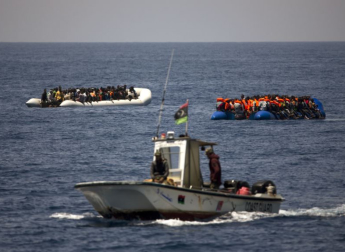 Libia, barconi fermati dalla guardia costiera Libia, barconi fermati dalla guardia costiera