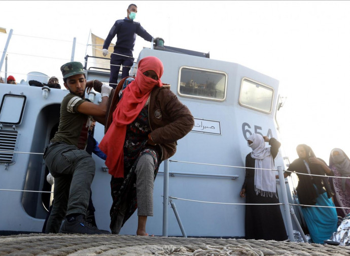Libia, Guardia Costiera recupera emigranti Libia, Guardia Costiera recupera emigranti