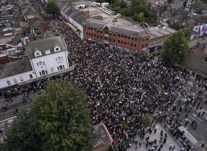 Londra, la contromanifestazione anti-razzista (La Presse) Londra, la contromanifestazione anti-razzista (La Presse)