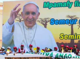 Il papa contro le ideologie che manipolano i poveri