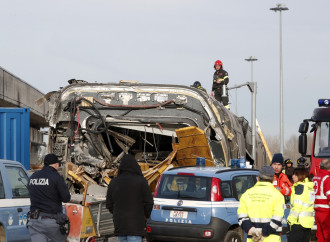 Piangere i morti sui binari, ma il vero malato è l'asfalto