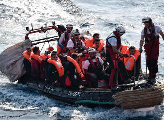 Sbarchi, ci siamo: Salvini muove guerra alle Ong