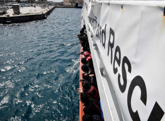 L'Italia fa cambiare rotta alle Ong. Lo dice il diritto del mare