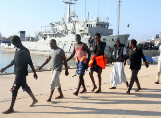 Filtri di mare e di terra: l'Italia soccorre la Libia