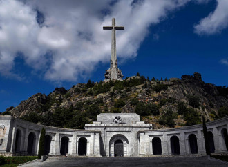 Valle dei caduti, l'obiettivo è colpire il cristianesimo