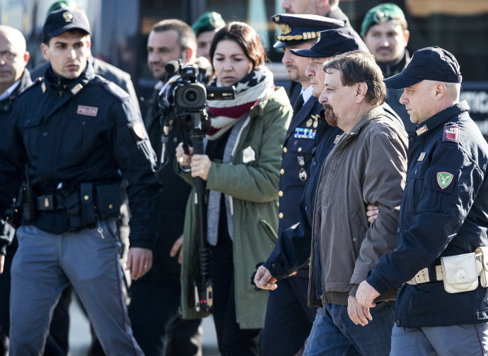 L'arrivo di Cesare Battisti a Roma L'arrivo di Cesare Battisti a Roma
