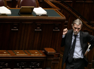 Viva la sinodalità, diocesi in ginocchio dal Pd Delrio