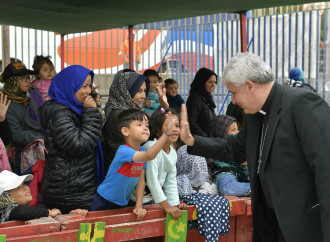 Okkupazione in porpora, la carità irragionevole