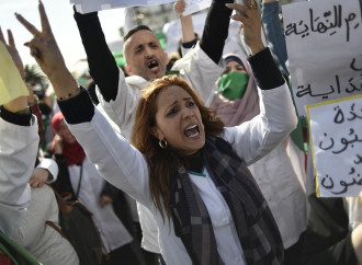Algeria, le elezioni rinviate e “il Potere” che non molla