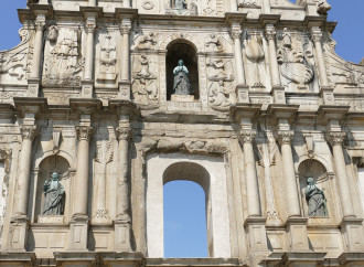 Cina sempre più chiusa, giro di vite sui religiosi stranieri