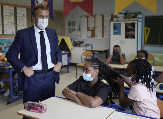 Macron a scuola