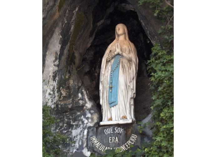 La Vergine di Lourdes La Vergine di Lourdes