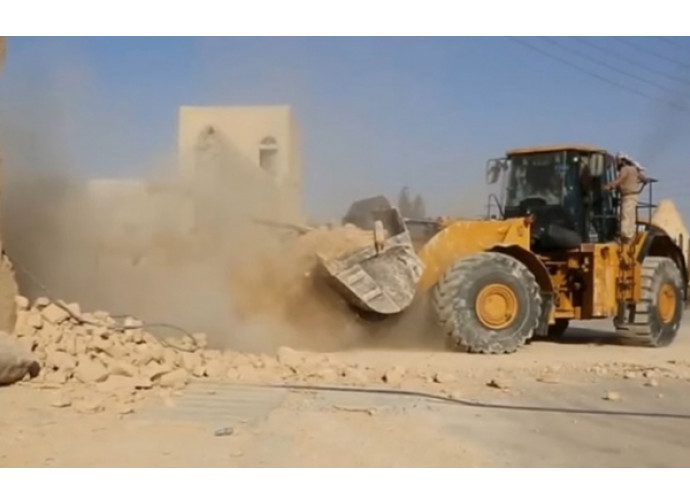Bulldozer dell'Isis distruggono Mar Elian Bulldozer dell'Isis distruggono Mar Elian