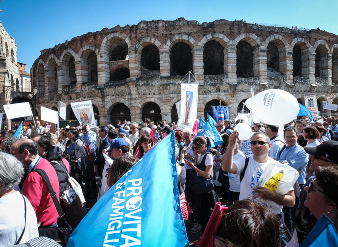 La marcia per la Famiglia a Verona