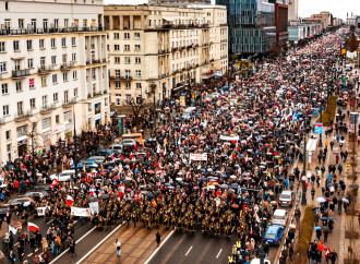 I polacchi in strada per difendere la verità su Papa Wojtyla