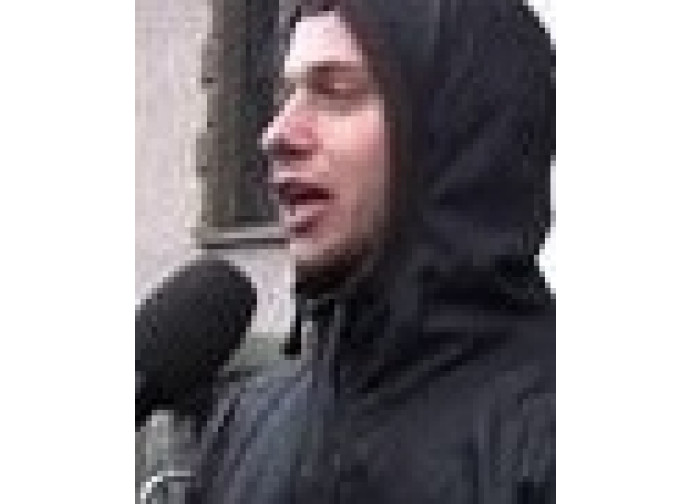 Il giovane black bloc pentito Il giovane black bloc pentito