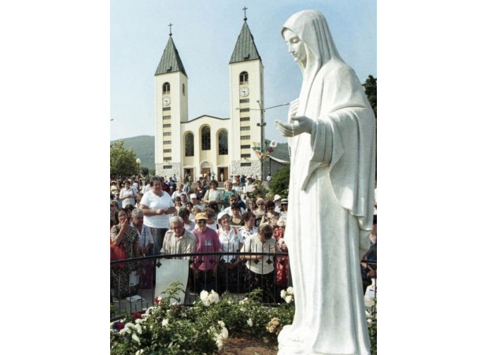 La chiesa di Medjugorje La chiesa di Medjugorje