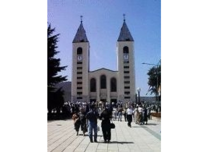 La chiesa di Medjugorje La chiesa di Medjugorje