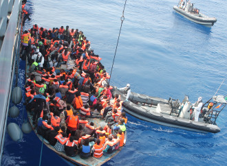 Gli sbarchi di immigrati aumentano nel Mediterraneo